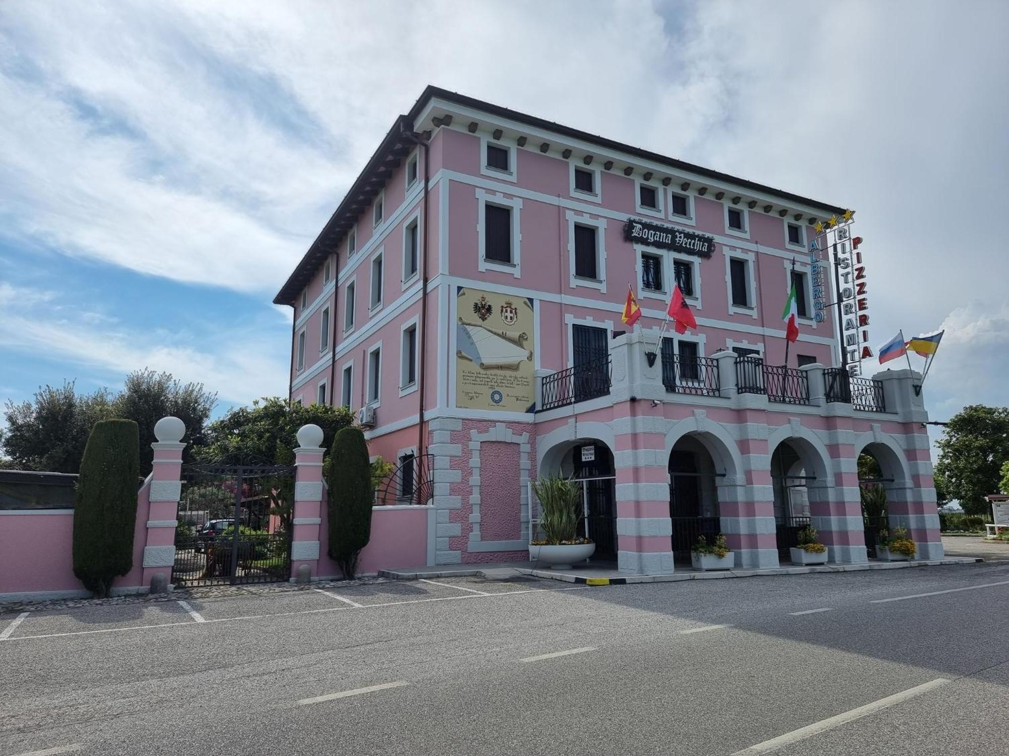 Dogana Vecchia - Hotel & Residence B&B Ristorante & Pizzeria Trivignano Udinese Exterior foto