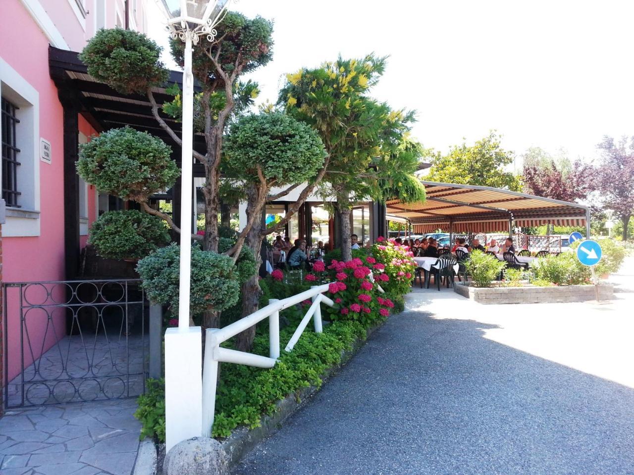Dogana Vecchia - Hotel & Residence B&B Ristorante & Pizzeria Trivignano Udinese Exterior foto